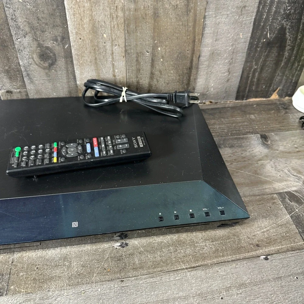 Sony Blu Ray 3D Receiver Player BDV-E2100 with Remote / Tested / Working